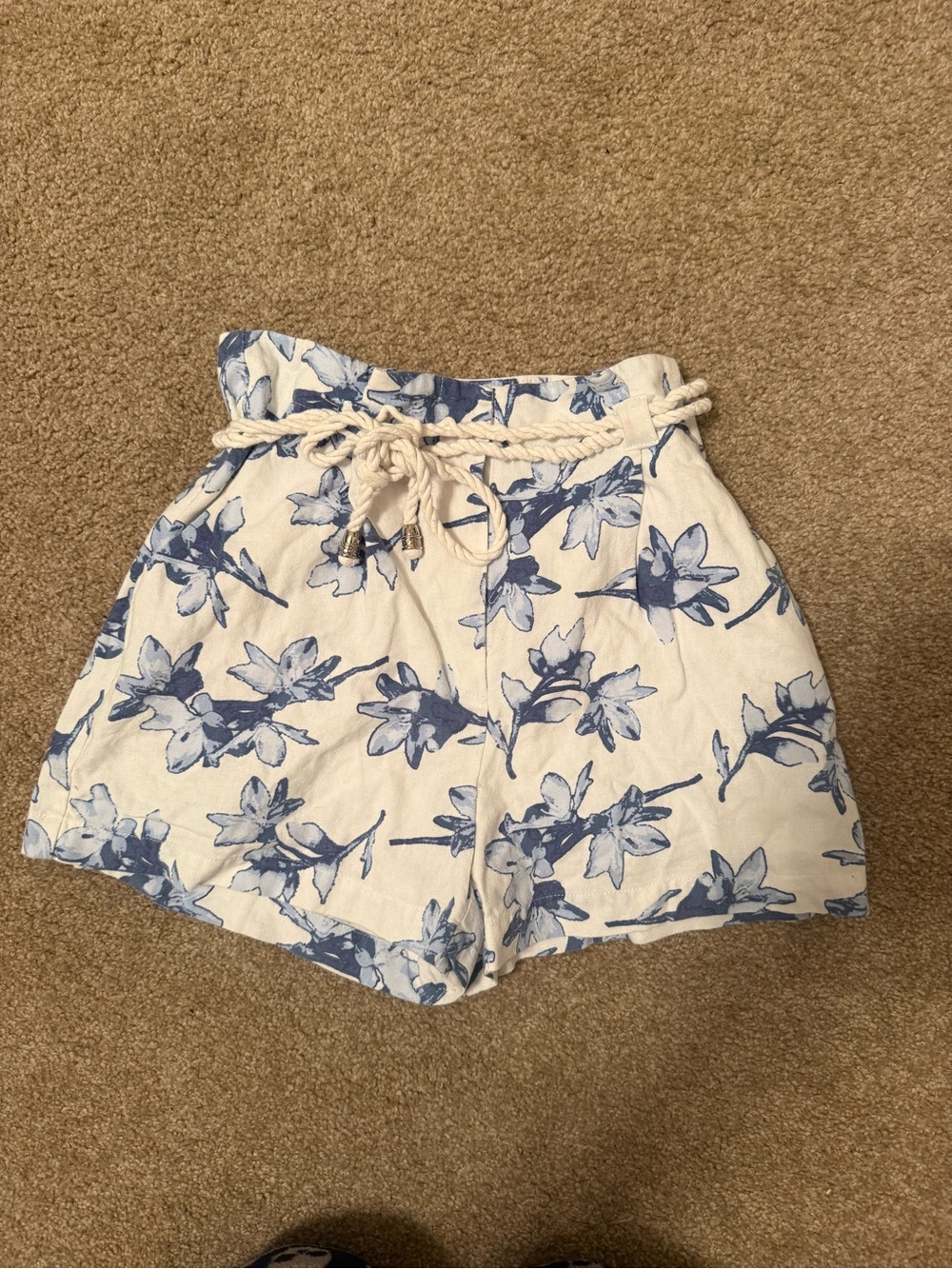 J.O.A. White Shorts with Blue Floral Print & Rope Waist
